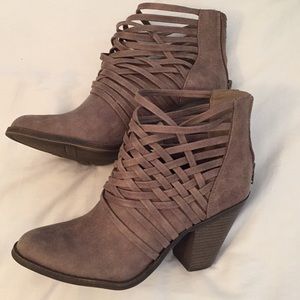 Super cute straps booties. Never worn
